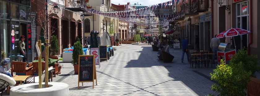 Rundgang durch Tbilissi mit Kaffeedurst: Reise nach Georgien Ostern 2017 - Touristen, Fußgängerzone, Restaurant, Cafés, Neueröffnung, Verkehr, Essen und Trinken